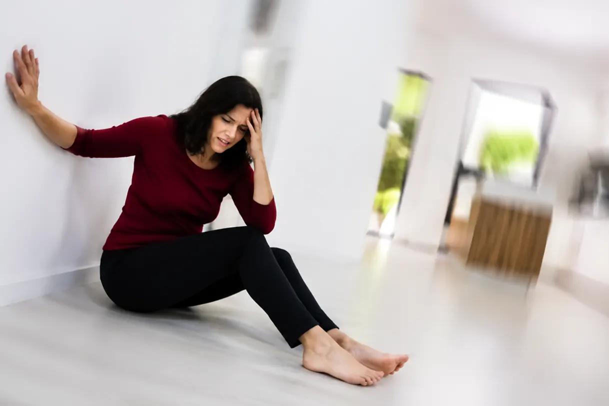 Vertigo, dizziness and distorted vision of the surroundings